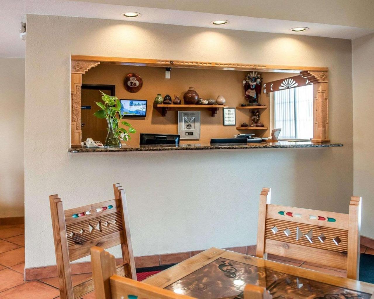 סנטה פה Econo Lodge Inn & Suites מראה חיצוני תמונה